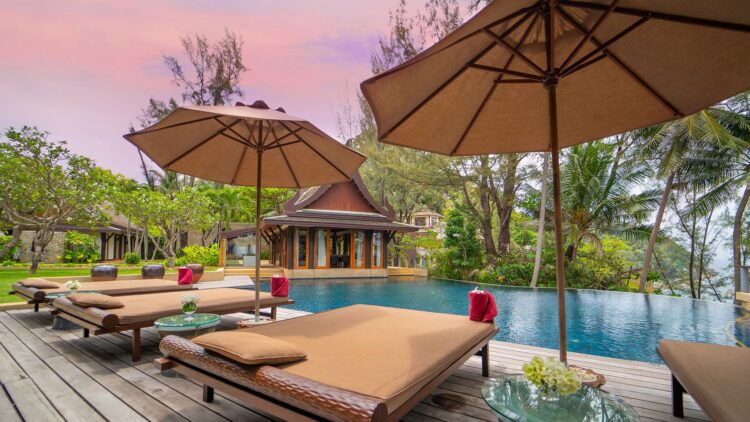Villa Chada Luxus Ferienhaus Phuket Am Meer Mieten Liegen
