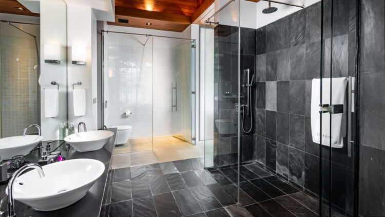 Villa Chelay Luxuriöses Ferienhaus Phuket Thailand Mit Meerblick Mieten Dusche