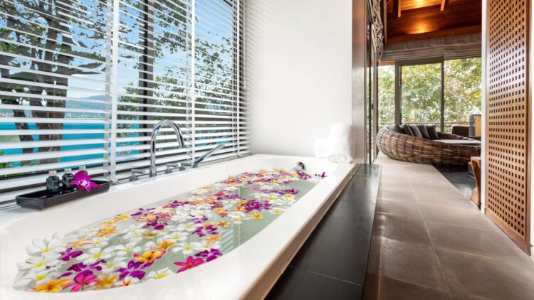 Villa Chelay Luxus Ferienvilla Phuket Thailand Mit Meerblick Mieten Bad