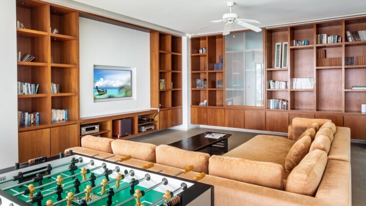 Villa Chelay Luxus Ferienvilla Phuket Thailand Mit Meerblick Mieten Tv Room