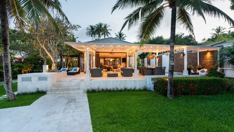 Villa Chi Samui Luxus Ferienhuas Koh Samui Am Strand Mieten Abendstimmung