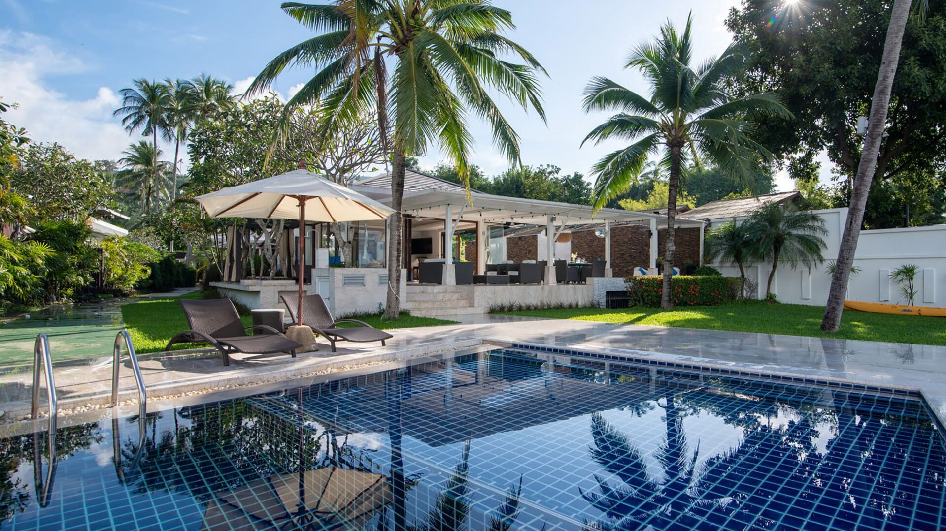 Villa Chi Samui Luxus Ferienhuas Koh Samui Am Strand Mieten Pool