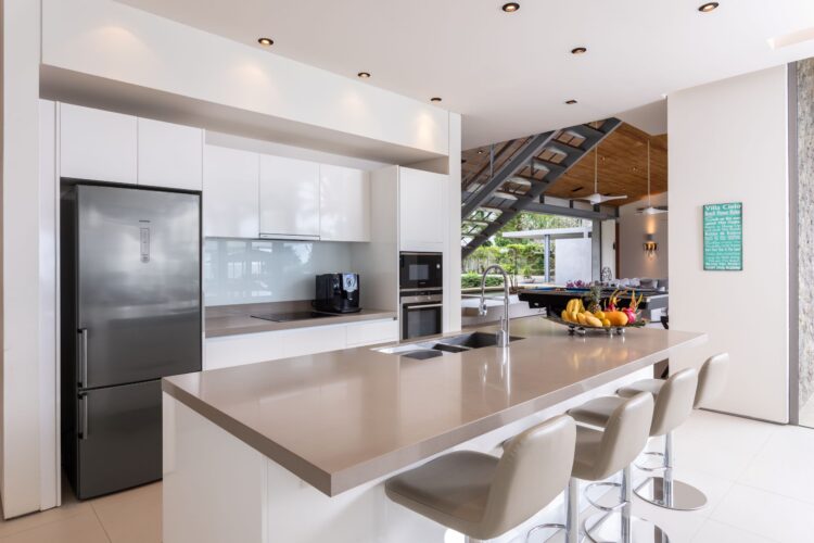 Villa Cielo Luxus Ferienhaus Phuket Am Strand Mieten Küche