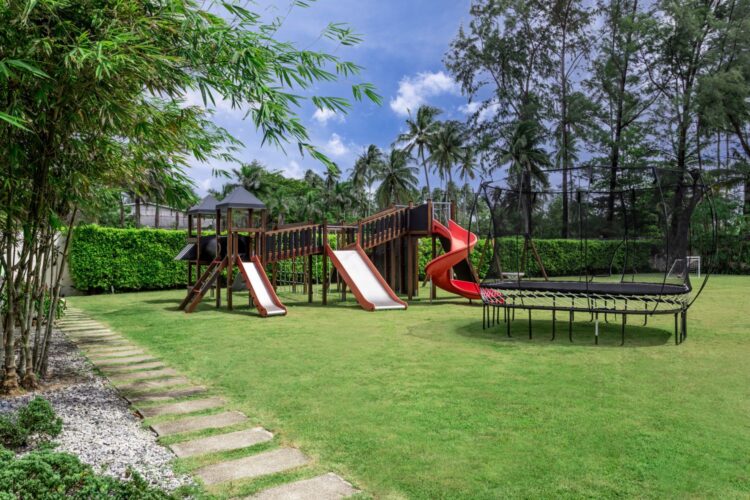 Villa Cielo Luxus Ferienhaus Phuket Am Strand Mieten Trampolin