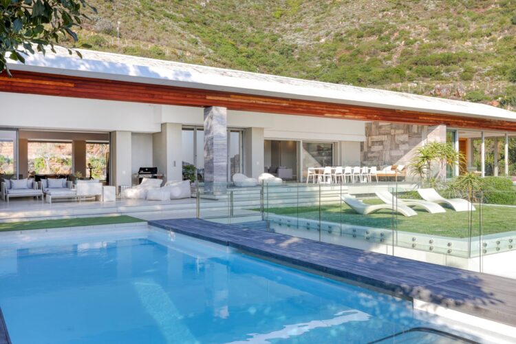 Villa Cockpit Luxus Ferienhaus Kapstadt Südafrika Mieten Pooltaerrasse