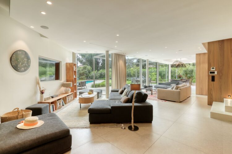 Villa Delphine Luxus Ferienhaus Cote D Azur Mieten Couch