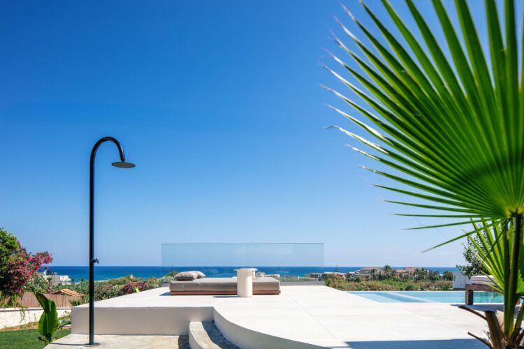 Villa Dramia Luxus Ferienhaus Kreta Mit Pool Mieten Außendusche