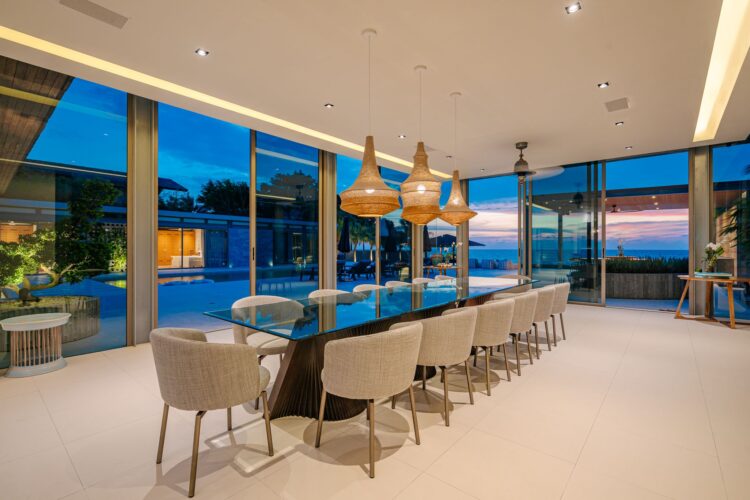 Villa Essenza Luxus Ferienhaus Phuket Am Strand Mieten Esstisch