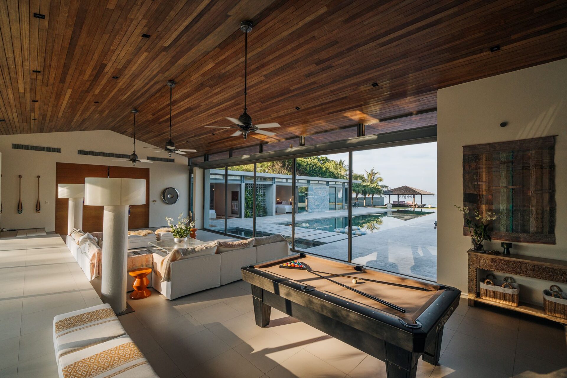 Villa Essenza Luxus Ferienhaus Phuket Am Strand Mieten Living