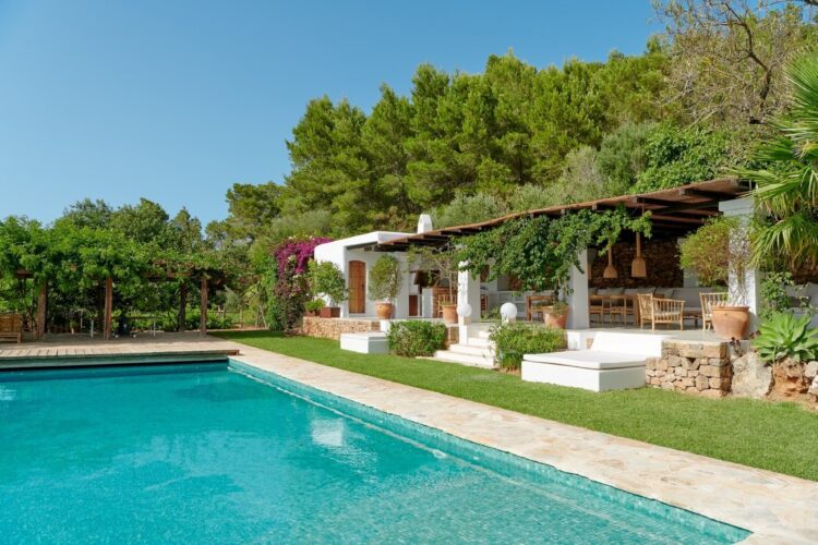 Villa Eulalia Exklusives Ferienhaus Ibiza Outdoor Küche Mit Essbereich