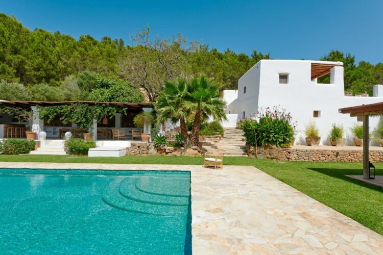 Villa Eulalia Exklusives Ferienhaus Ibiza Poolansicht
