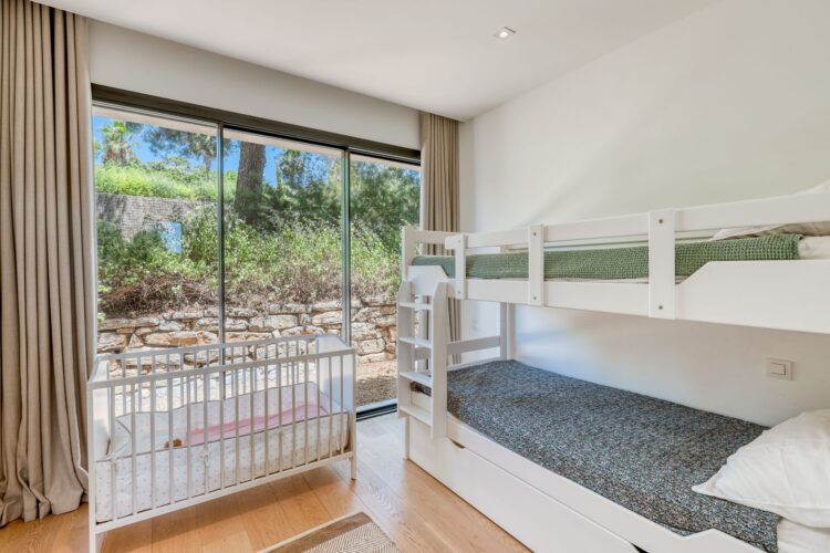 Villa Fleur Luxus Ferienhaus Cote D Azur Mieten Kinderzimmer