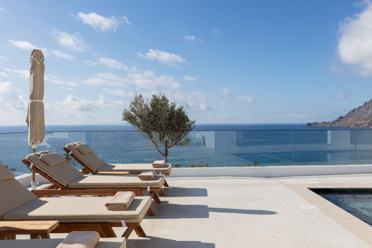 Villa Gino Luxus Ferienhaus Kreta Am Strand Mieten Liegen