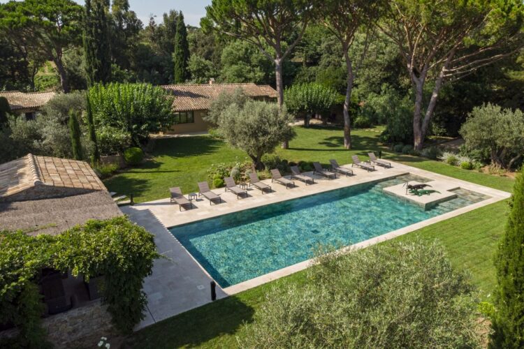 Villa Golden Beach Luxus Ferienvilla Côte D’azur Mieten Poolterrasse