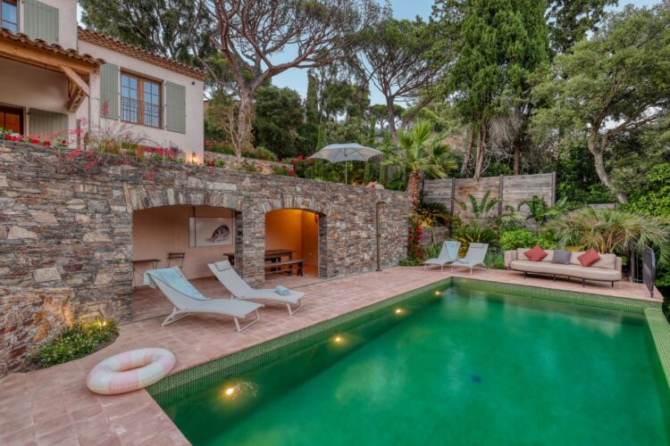 Villa Heraclea Luxus Ferienhaus Cote D Azur Mieten Abendstimmung