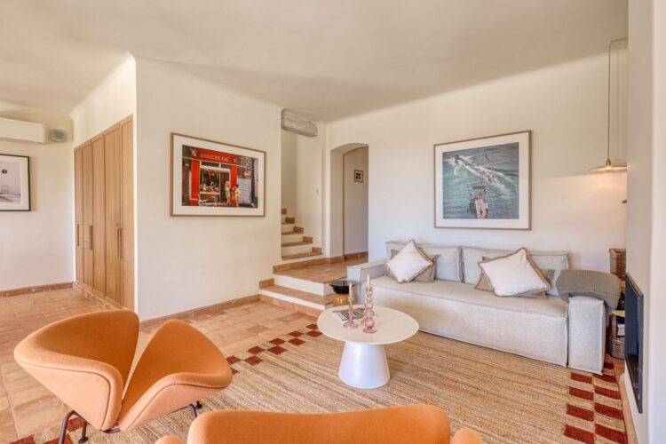 Villa Heraclea Luxus Ferienhaus Cote D Azur Mieten Couch