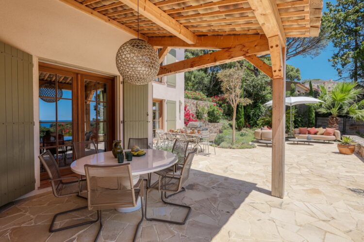 Villa Heraclea Luxus Ferienhaus Cote D Azur Mieten Esstisch
