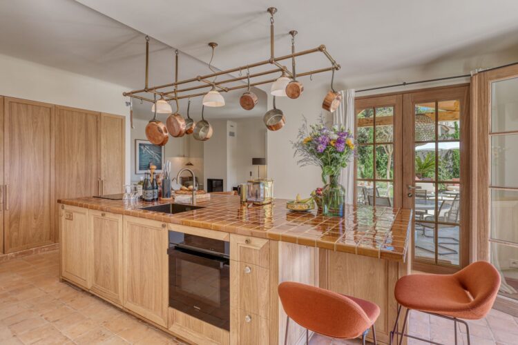 Villa Heraclea Luxus Ferienhaus Cote D Azur Mieten Kochinsel