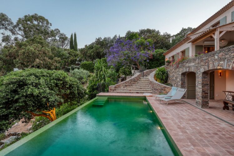 Villa Heraclea Luxus Ferienhaus Cote D Azur Mieten Pflanzen