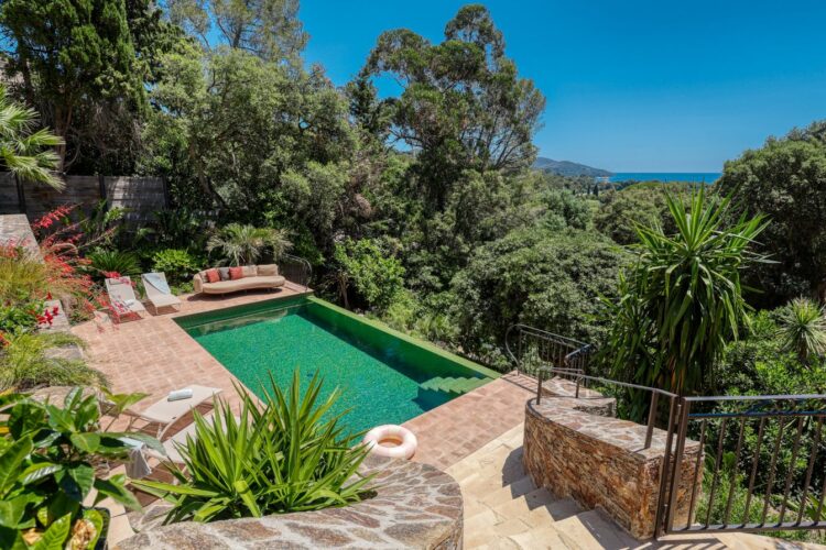 Villa Heraclea Luxus Ferienhaus Cote D Azur Mieten Poolbereich