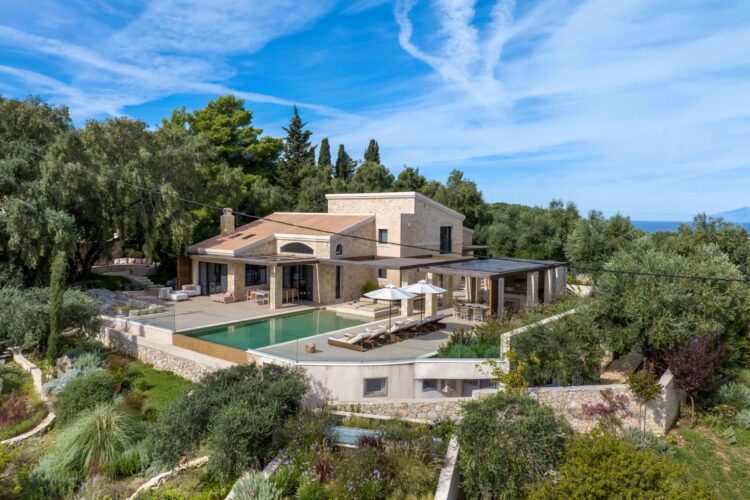 Villa Ionis Luxus Ferienhaus Korfu Mieten Außenansicht