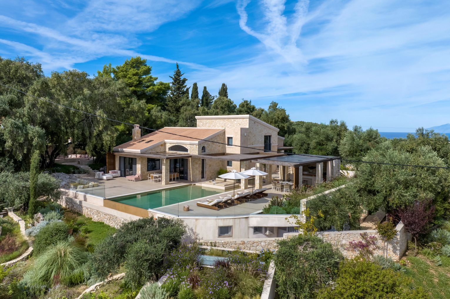 Villa Ionis Luxus Ferienhaus Korfu Mieten Außenansicht