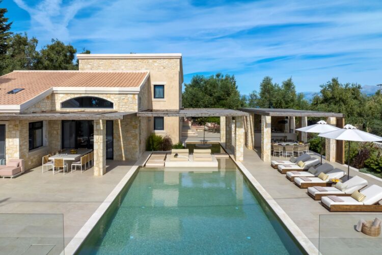 Villa Ionis Luxus Ferienhaus Korfu Mieten Poolbereich