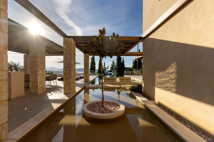 Villa Ionis Luxus Ferienhaus Korfu Mieten Teich