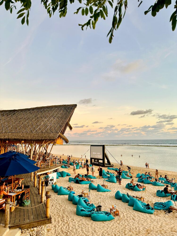 Villa Jamadara Uluwatu – Sundays Beach Club Lagerfeuer Am Strand Bei Nacht