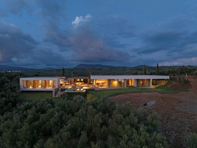 Villa Kalliste Luxus Ferienhaus Peloponnes Griechenland Mieten Abendstimmung
