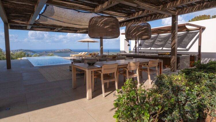 Villa Kalliste Luxus Ferienhaus Peloponnes Griechenland Mieten Poolbereich