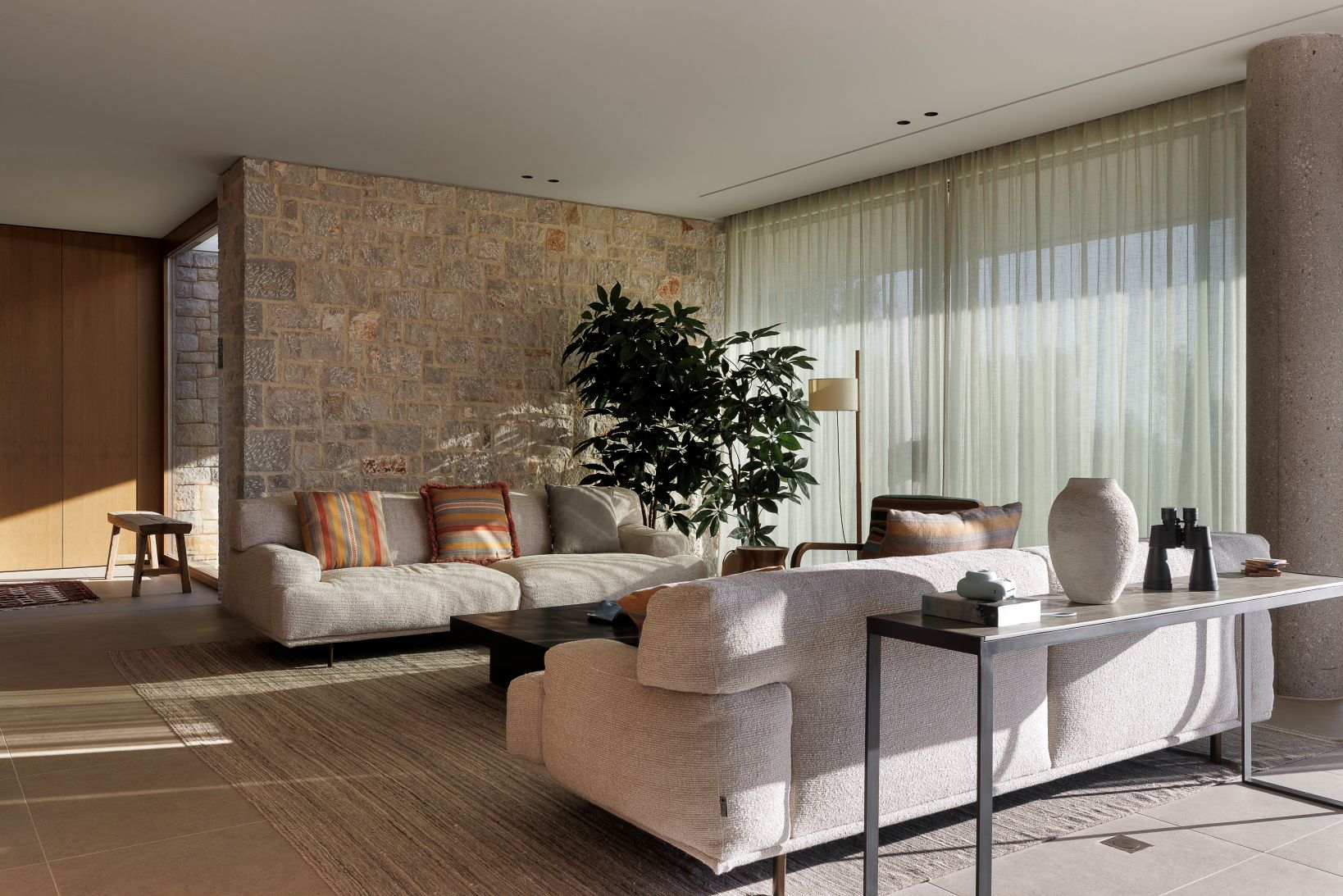 Villa Kalliste Luxus Ferienvilla Peloponnes Griechenland Mieten Couch
