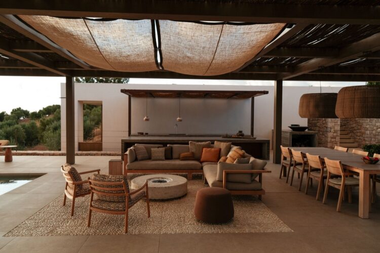 Villa Kalliste Luxus Ferienvilla Peloponnes Griechenland Mieten Outdoor Lounge