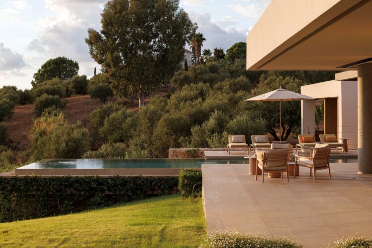 Villa Kalliste Luxus Ferienvilla Peloponnes Griechenland Mieten Poolterrasse
