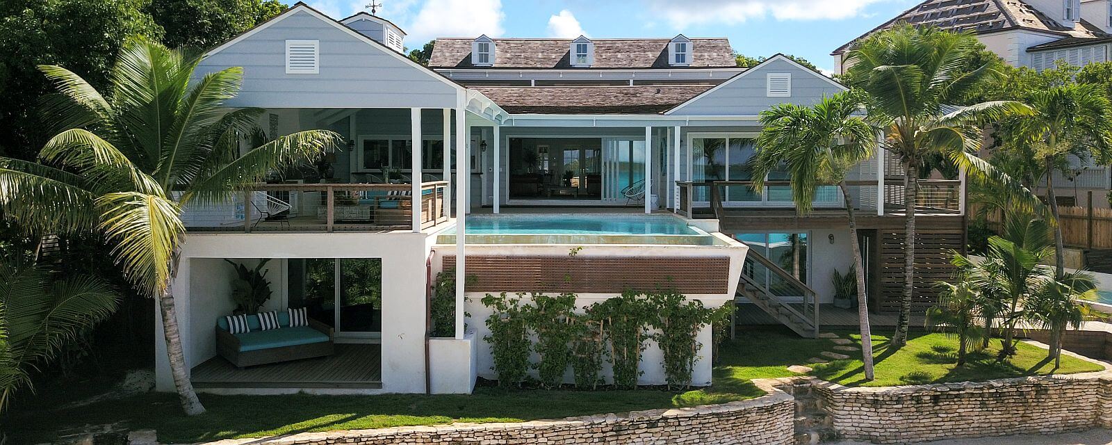 Villa King´s View Bahamas Außenansicht Luxus Ferienhaus mieten