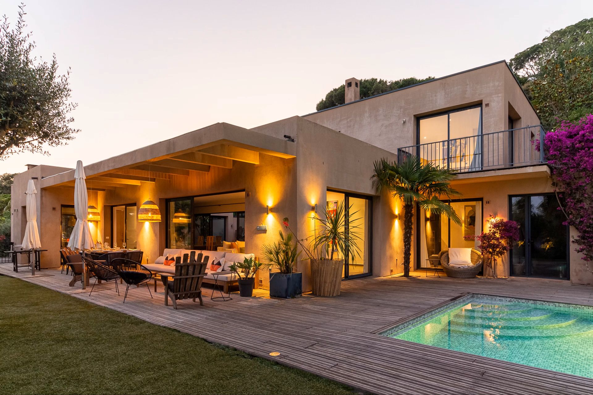 Villa La Boheme Luxus Ferienhaus Cote D Azur Mieten Abends