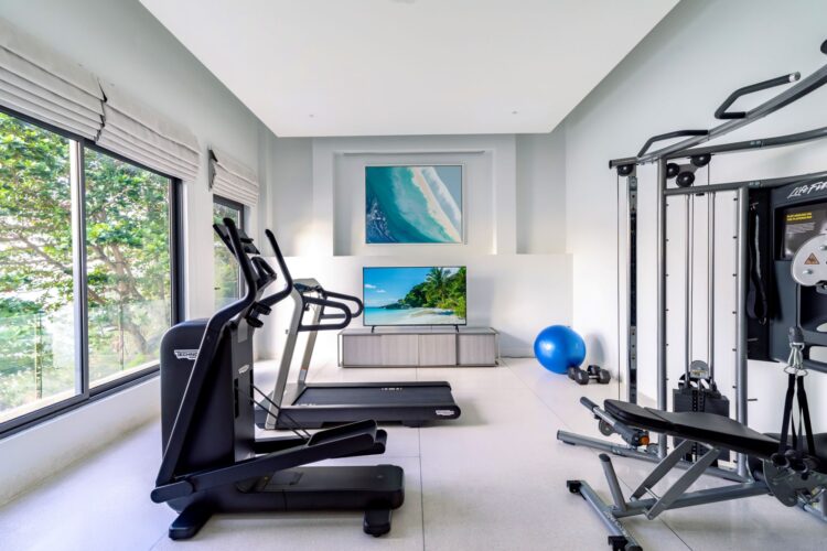 Villa La Prana Luxuriöses Ferienhaus Phuket Thailand Am Meer Mieten Gym