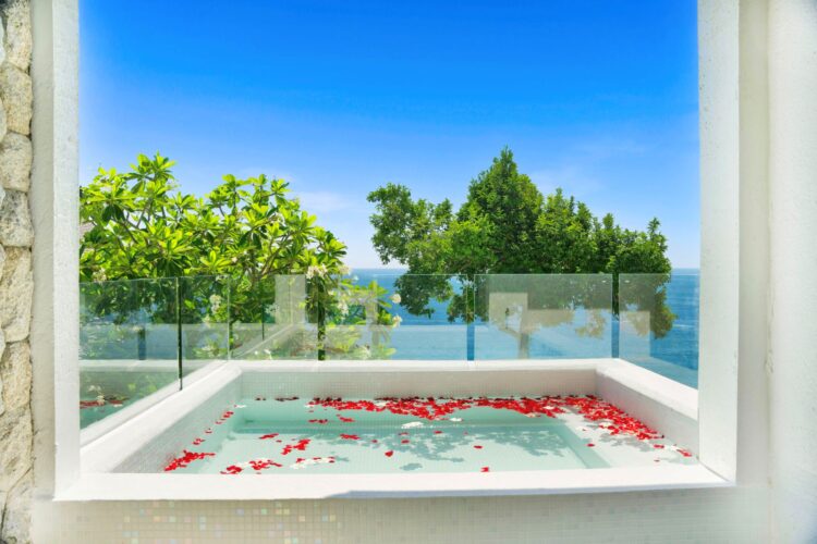 Villa La Prana Luxus Ferienvilla Phuket Thailand Am Meer Mieten Badewanne