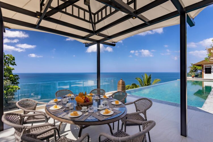 Villa La Thale Luxuriöses Ferienhaus Phuket Esstisch Unter Dem Pool Pavillon