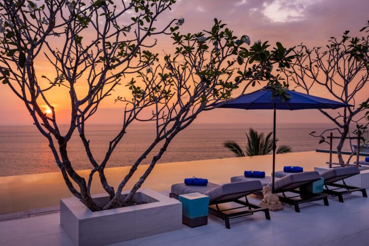 Villa La Thale Luxuriöses Ferienhaus Phuket Infinity Pool Am Abend