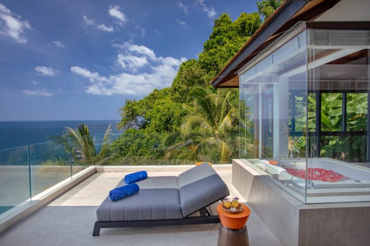 Villa La Thale Luxus Ferienhaus Phuket Private Terrasse Schlafzimmer 1