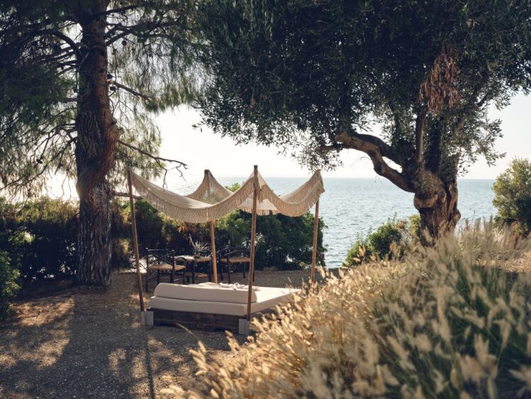 Villa Lagomadra Luxus Ferienvilla Chalikidiki Mieten Daybed