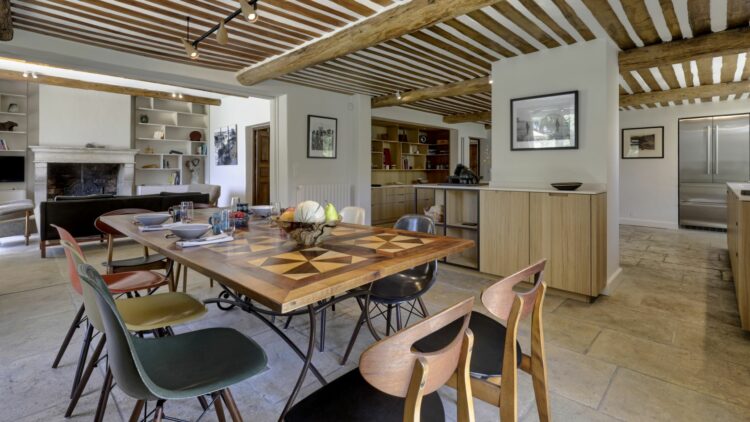Villa Le Mourre Exklusives Ferienhaus Provence Offener Wohnbereich Mit Esstisch