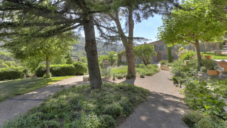 Villa Le Mourre Luxus Ferienhaus Provence Mit Pool Mediterraner Garten