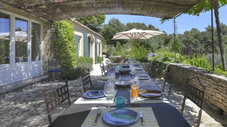 Villa Le Mourre Luxus Villa In Der Provence Mieten Patio Mit Gedeckter Tafel