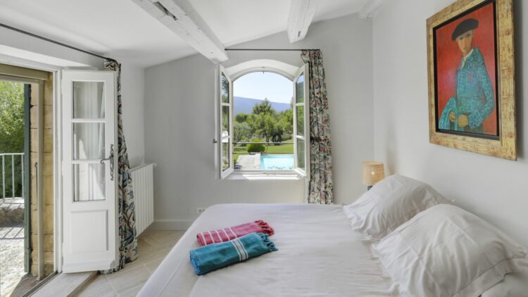 Villa Le Mourre Traumhaftes Ferienhaus Provence Schlafzimmer Mit Zugang Zum Garten