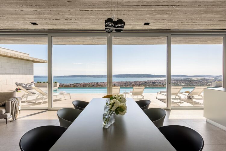 Villa Liliana Luxus Ferienhaus Dalmatien Kroatien Mieten Esstisch