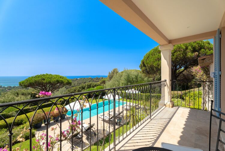 Villa Lily Luxus Ferienhaus Cote D Azur Mieten Balkon