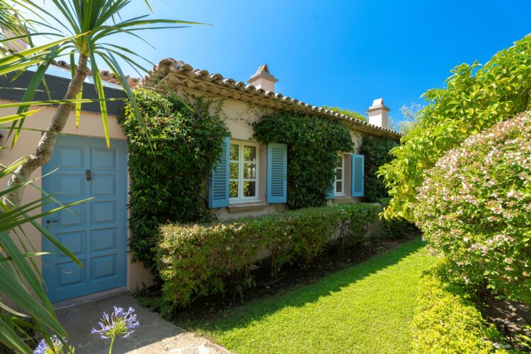 Villa Lily Luxus Ferienhaus Cote D Azur Mieten Eingang