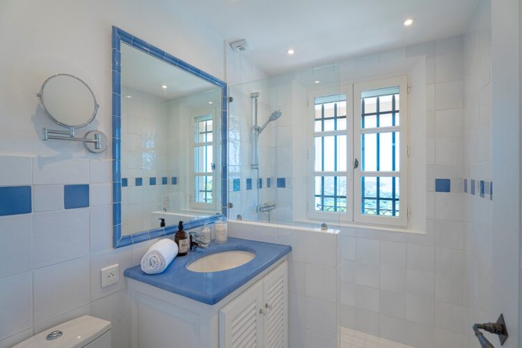 Villa Lily Luxus Ferienhaus Cote D Azur Mieten Wc